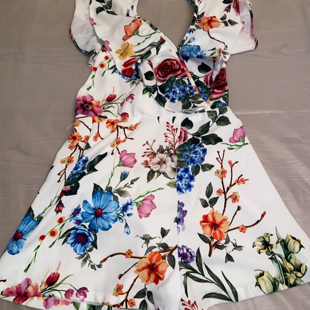 DO+BE Elegant White Floral Satin Romper